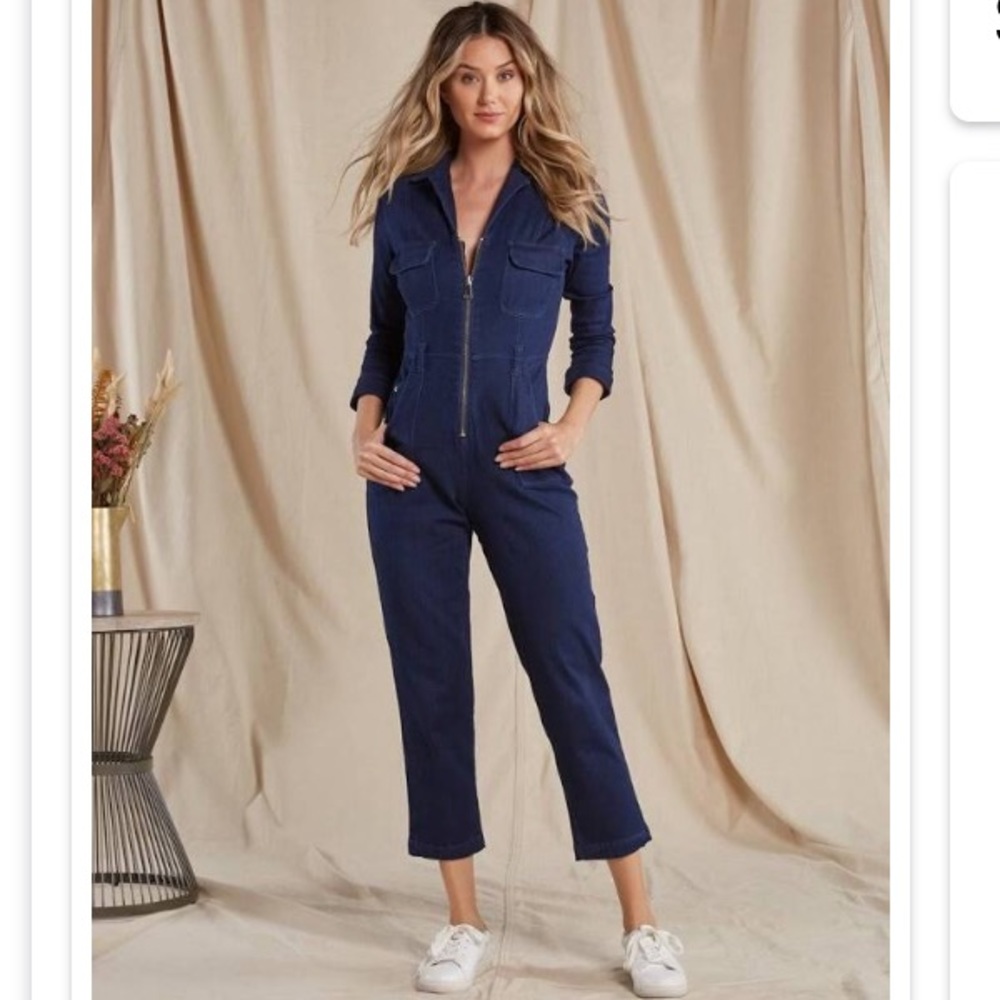 Fashionable Navy Full Length Fitted ZipUp Jumpsuit